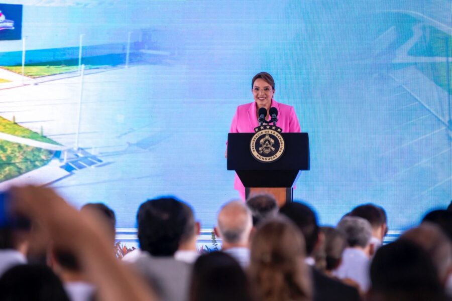 Presidenta de Honduras reafirma respaldo a amparados en el TPS tras revés judicial en EEUU