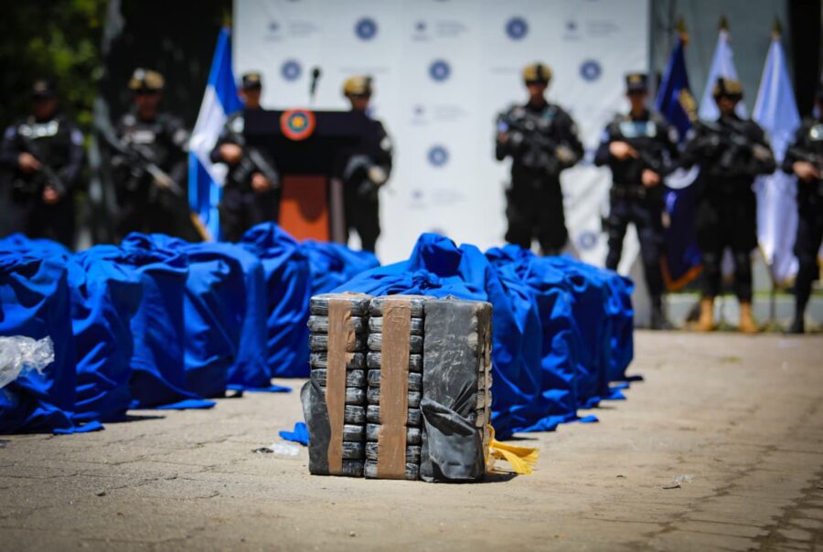 Reciben droga valorada en $35 millones hallada flotando en el mar