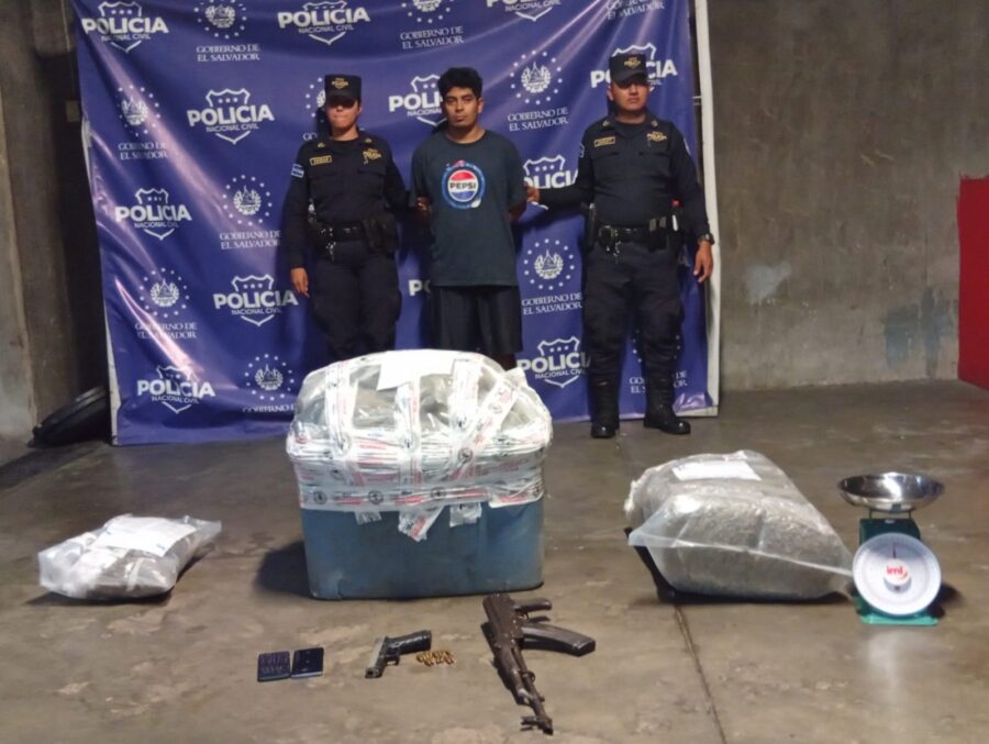 Detienen a hombre que comercializaba droga valorada en $7,800 en una “tienda” de Santa Tecla