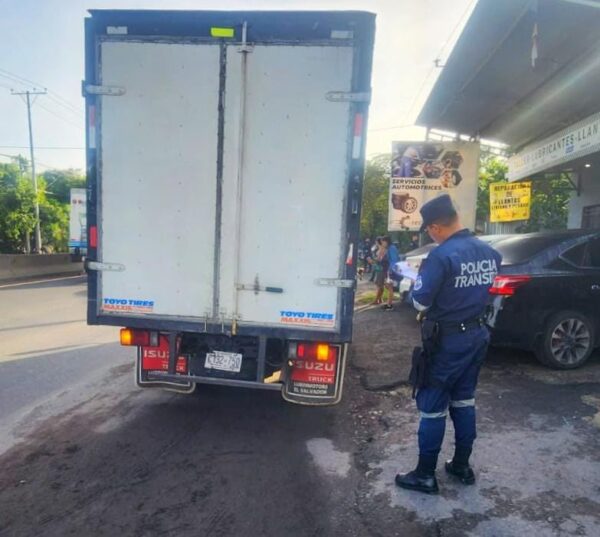 Detienen a conductor que atropelló por distracción a un niño de 6 años y a una mujer