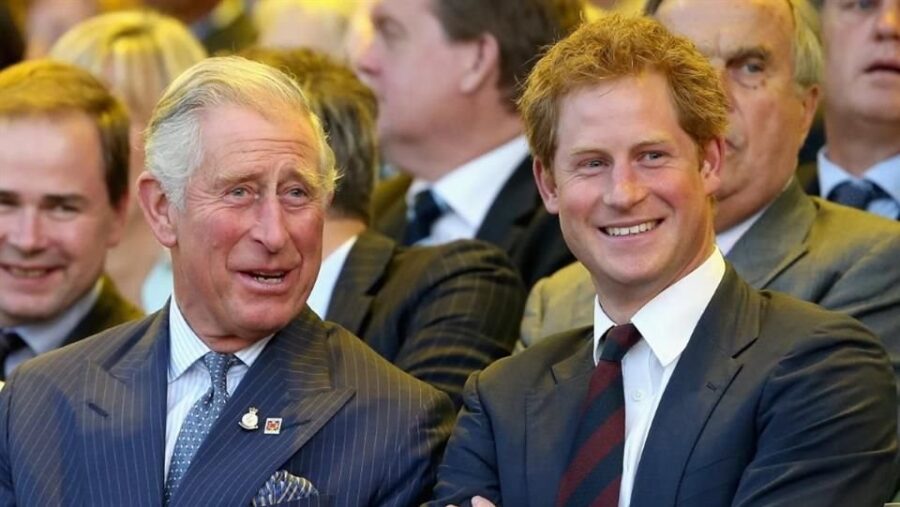 El rey Carlos III y su hijo Enrique toman el té en su primera reunión en 19 meses