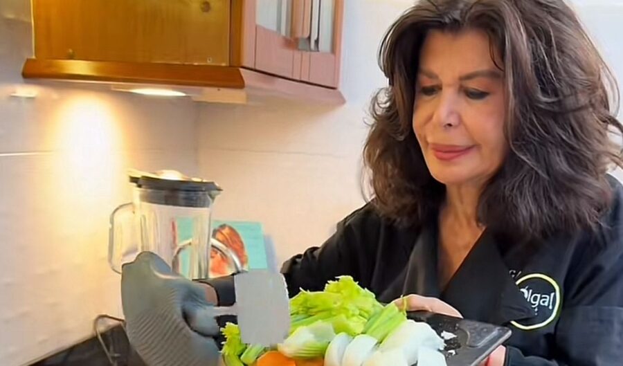 Olga Miranda desata controversia por su sopa de gallina india con huevos de codorniz