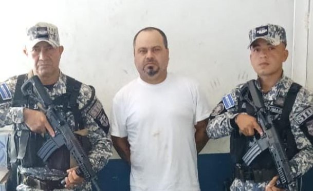 Arrestan a hombre señalado de atacar con una navaja a su primo en Apastepeque