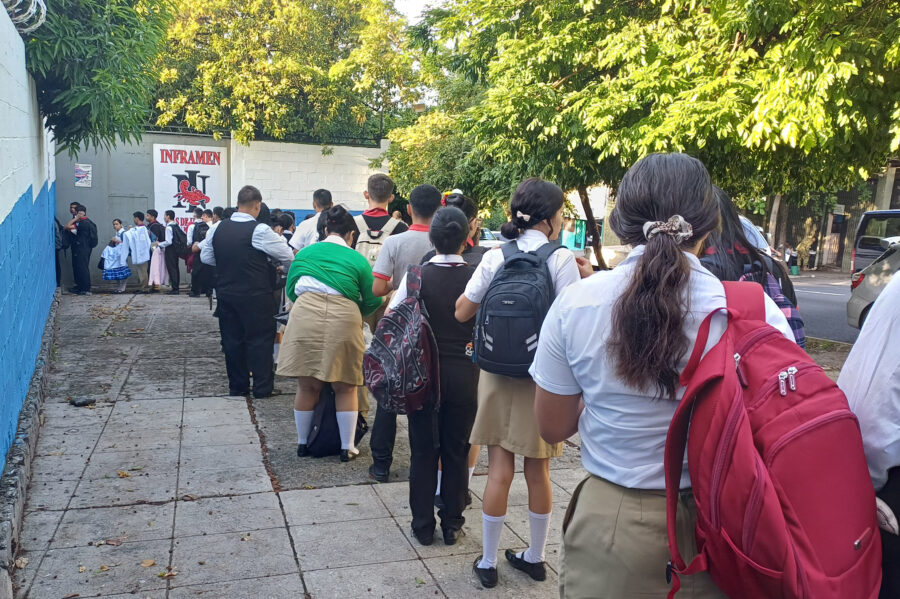 El 70 % de la nueva currícula de bachillerato para colegios privados empezará aplicarse en 2026