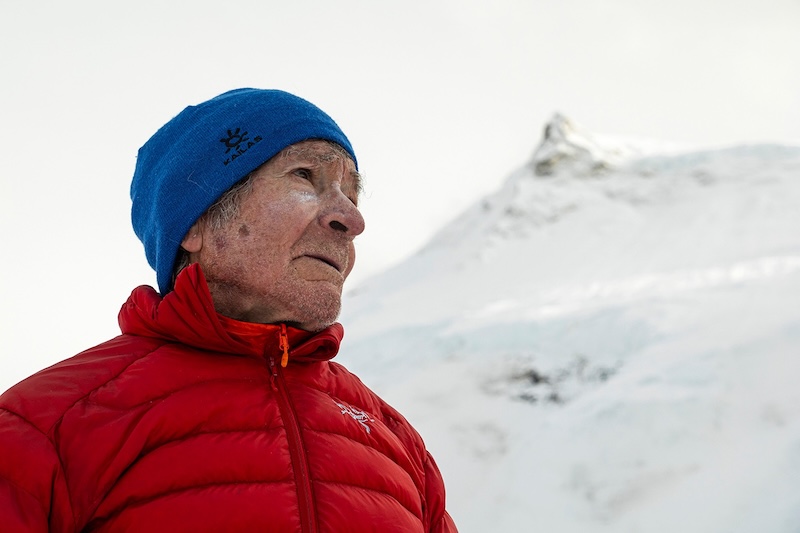 Carlos Soria, a sus 86 años, se convierte en el alpinista más longevo en coronar una montaña de más de 8,000 metros