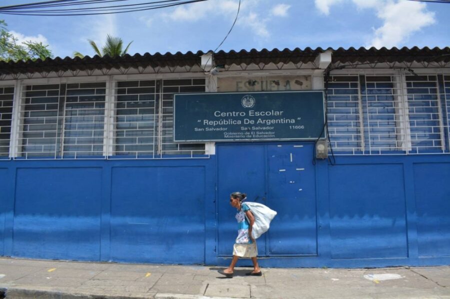 Escuela en el centro histórico, que iba a ser demolida, será restaurada bajo el programa dos escuelas por día