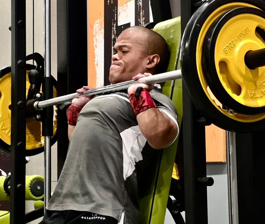 Herbert Aceituno entrena en Egipto para su debut en el Mundial de Parapowerlifting 2025