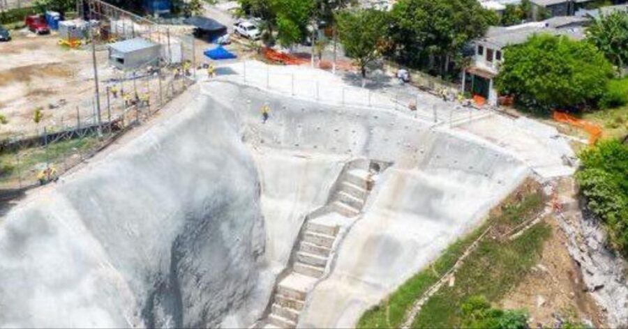 Obras Públicas entrega trabajos de mitigación en Reparto Los Santos I, en Soyapango