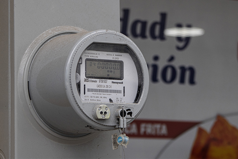 Internet y electricidad son los gastos más caros de los hogares salvadoreños