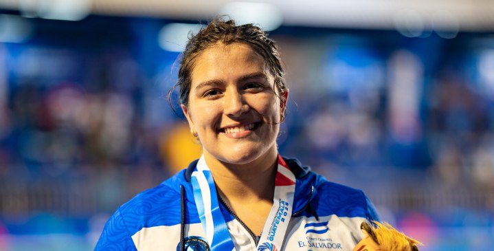 La salvadoreña Audrey Deras conquista oro en 200 metros pecho en los Juegos Centroamericanos