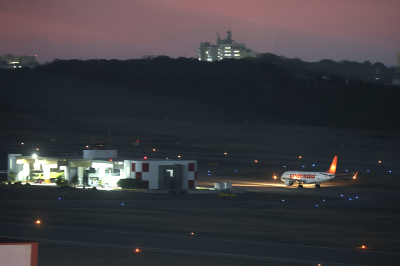 Siete aerolíneas suspenden vuelos a Venezuela tras alerta de EE.UU. y tensión militar