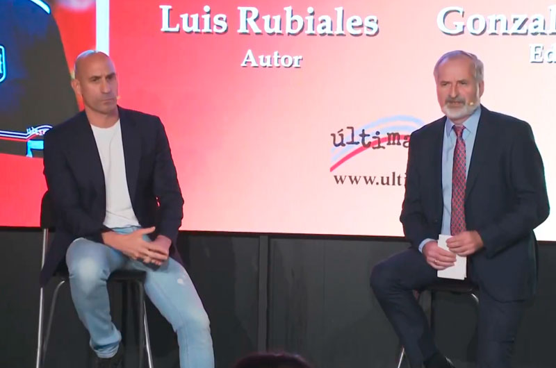 Expresidente de RFEF Luis Rubiales, atacado por su tío durante la presentación de su libro