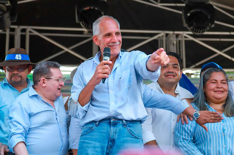 Trump pide a hondureños votar por el conservador Asfura para detener "avance comunista"