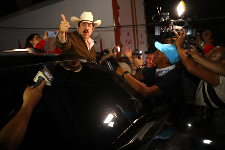 Zelaya convoca movilización en apoyo de alcalde hondureño por supuesto fraude en comicios