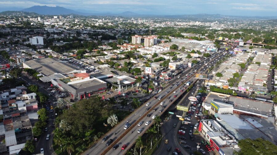 Choussy prevé que la economía salvadoreña podría crecer 3.5 % en 2025