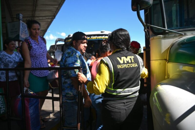 VMT verifica cumplimiento de tarifas y condiciones del transporte público para fin de año
