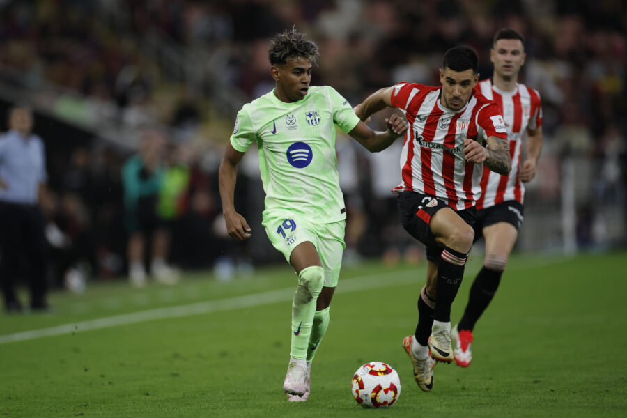 El Barcelona defiende su título de Supercopa ante un Athletic Club irregular