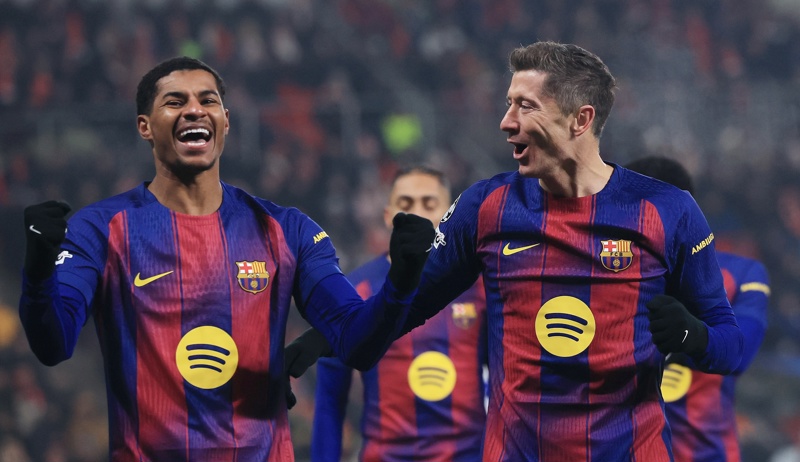 Barcelona vence al Slavia Praga y queda a un paso del Top 8 en Champions