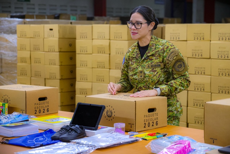 Bukele asegura que están transformando el sistema educativo «desde cero»