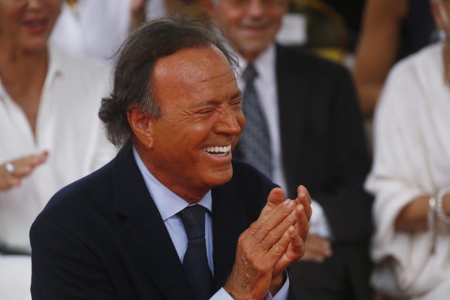 La Fiscalía española archiva la denuncia contra Julio Iglesias por falta de competencia
