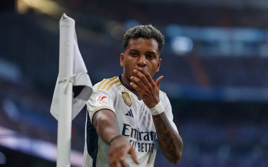 Rodrygo, delantero del Real Madrid, queda fuera del duelo ante Mónaco pese a entrenar con el grupo