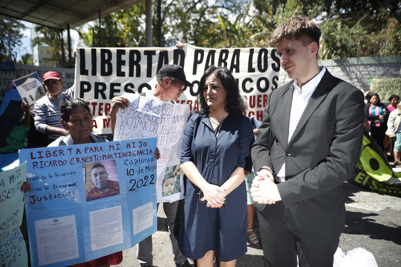 Diputados alemanes piden liberar a Ruth López y detenidos bajo régimen de excepción
