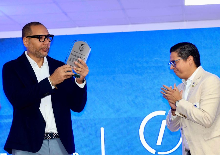 Comité Olímpico de El Salvador distingue a Yamil Bukele como “Amigo meritísimo del deporte olímpico salvadoreño”