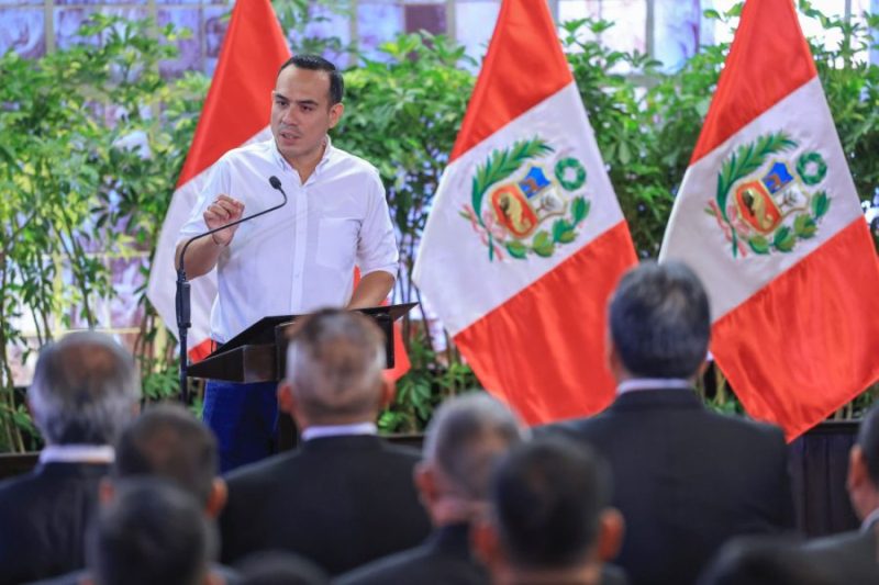 Perú podría vivir este martes su octavo relevo presidencial en una década