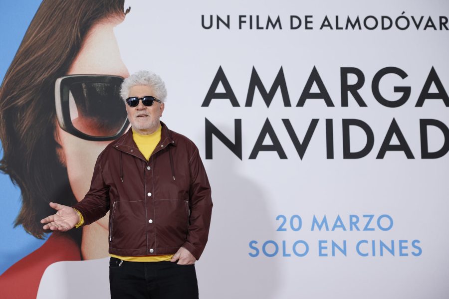 Pedro Almodóvar presenta su película «Amarga Navidad» en Madrid
